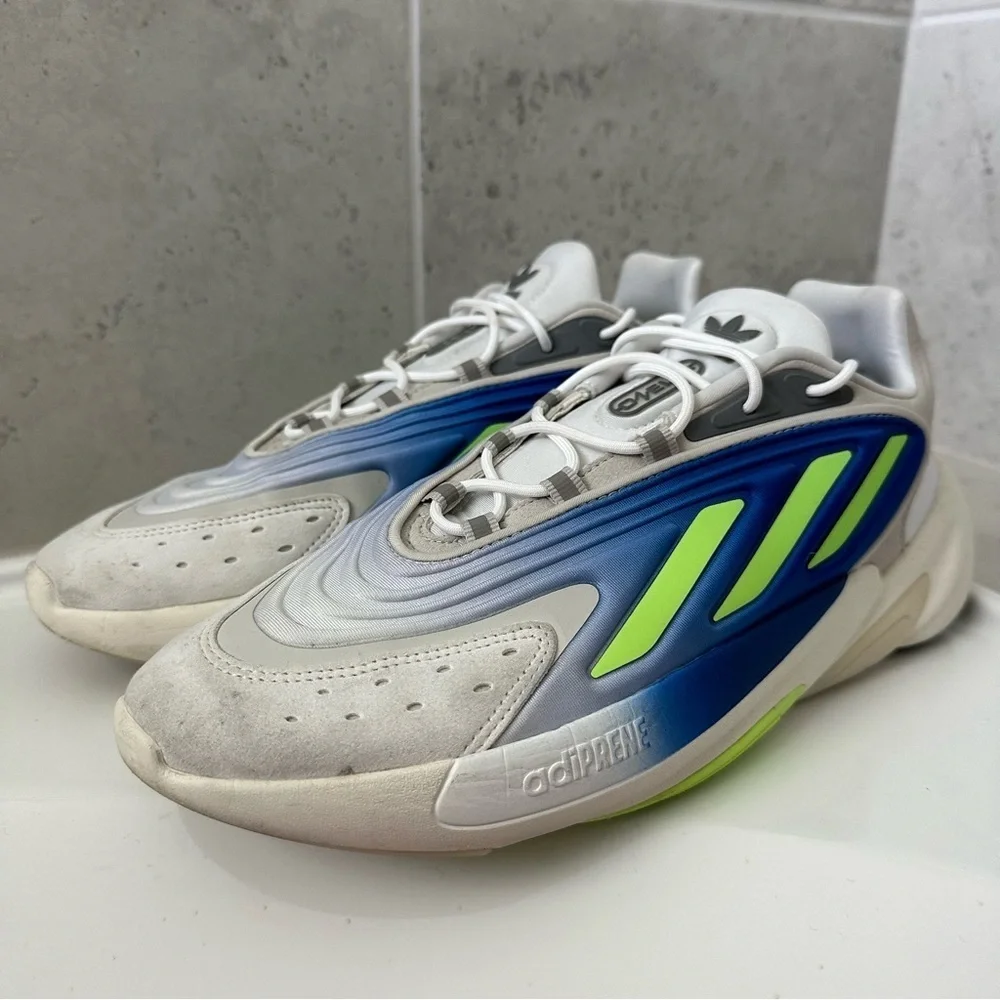 Adidas Men’s Ozelia Sneaker Size 10.5